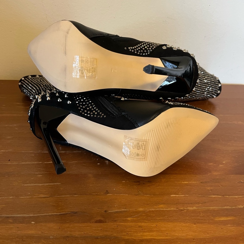 AZALEA WANG Hit It From The Back Black Stiletto Heel Bootie 7 Rhinestone Stud - Picture 8 of 9
